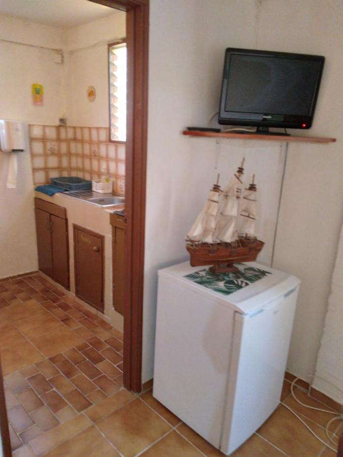 Appartement Au Jardin Fleuri à Sainte-Anne Extérieur photo